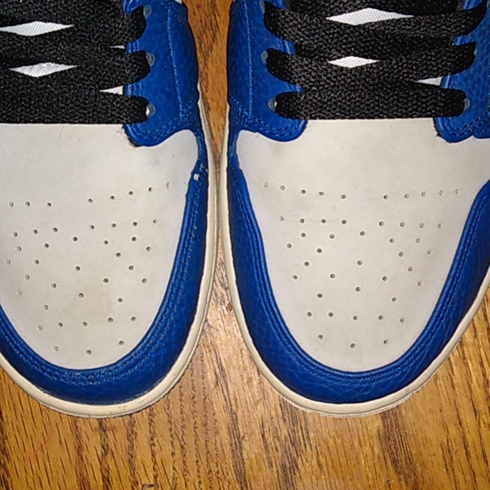 Air Jordan 1 High it's an old colorway I think it's called m.nightnavy,red,sail - Picture 7 of 14